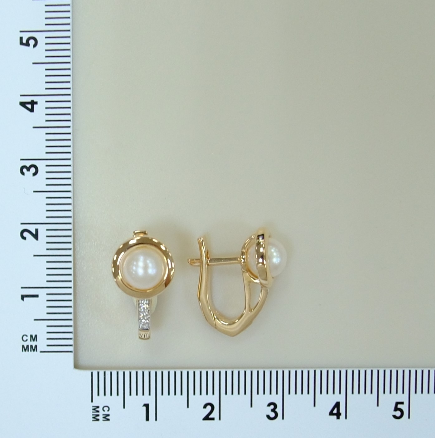 Серьги из золота с жемчугом